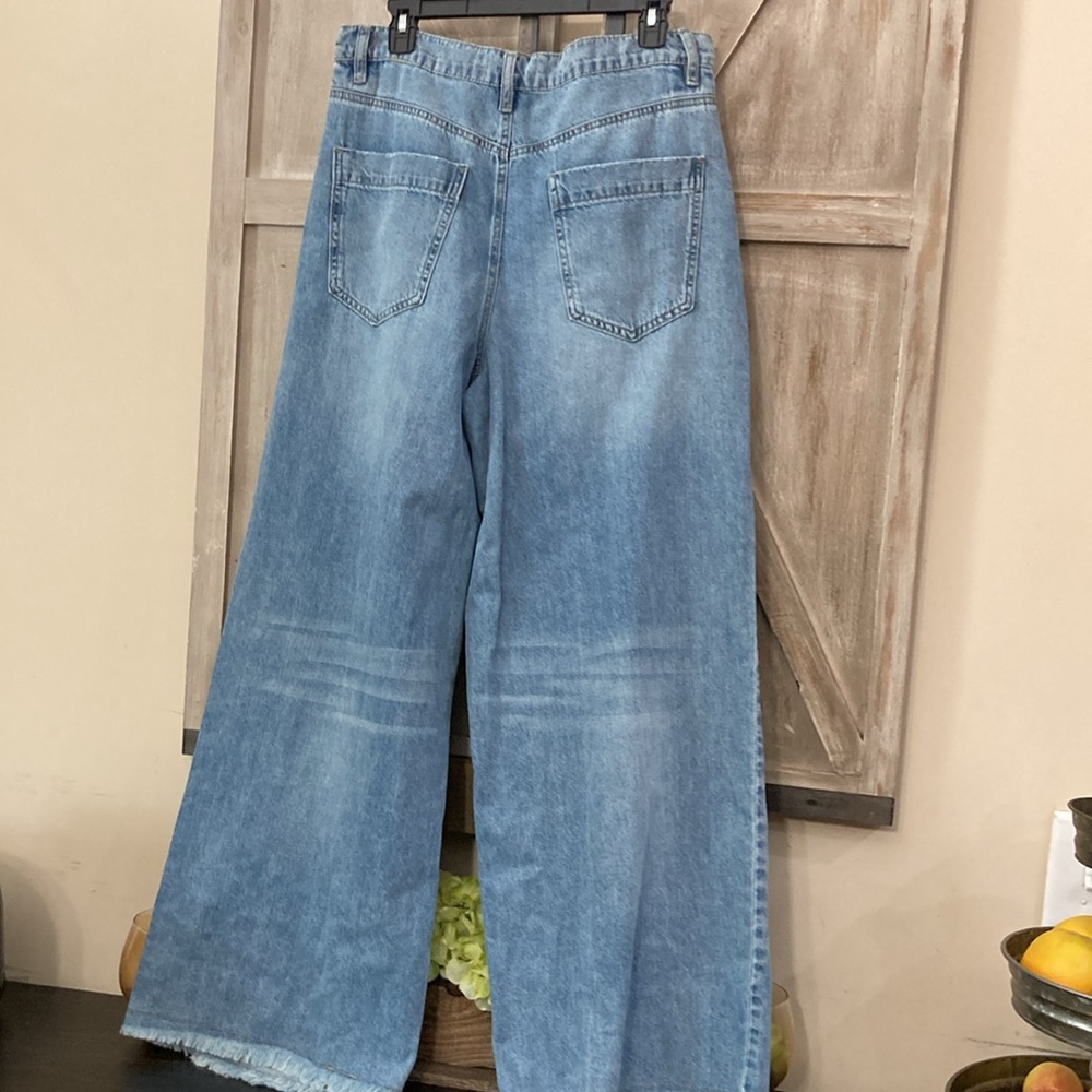 CHELSEA & VIOLET HIGH RISE ,WIDE LEG RAW HEM ,SKATER JEANS GRP 073 V5175C00 - Picture 5 of 11